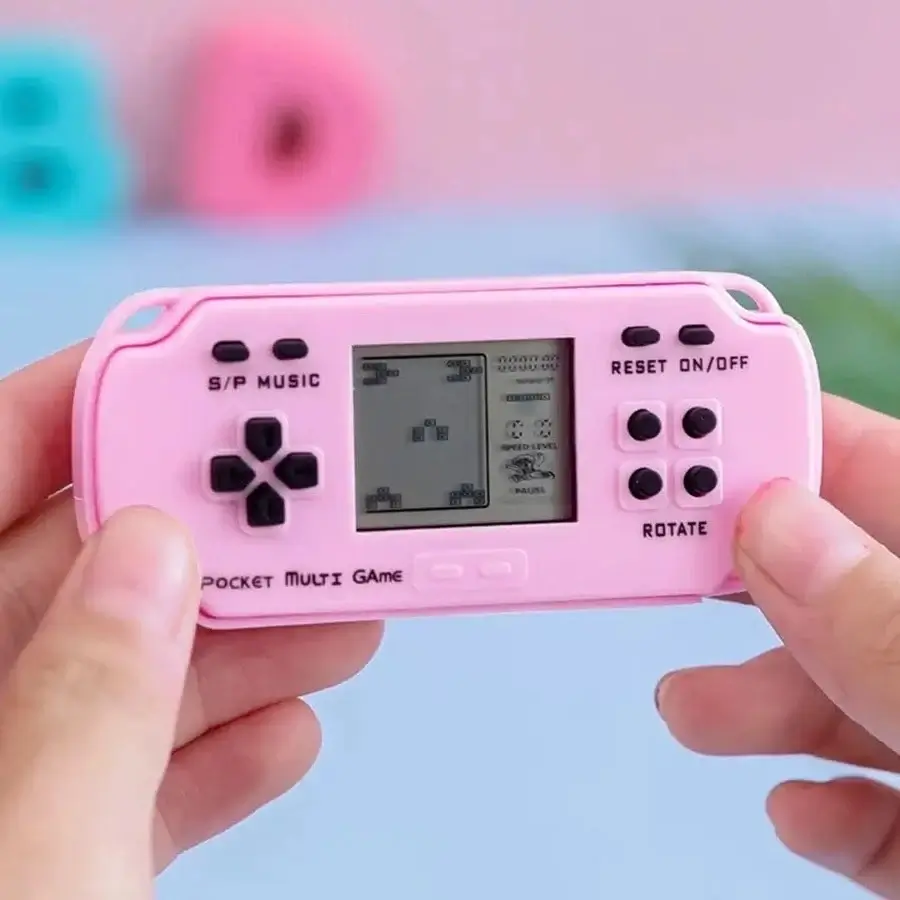 Nostalgic Classic Retro Brick Game Keychain – Mini Handheld Console Keychain - Image 2